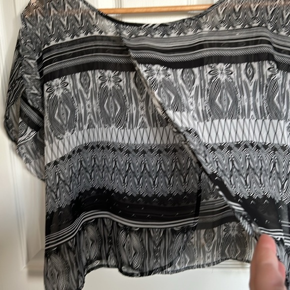 Bluenotes cropped sheer blouse - Picture 4 of 4